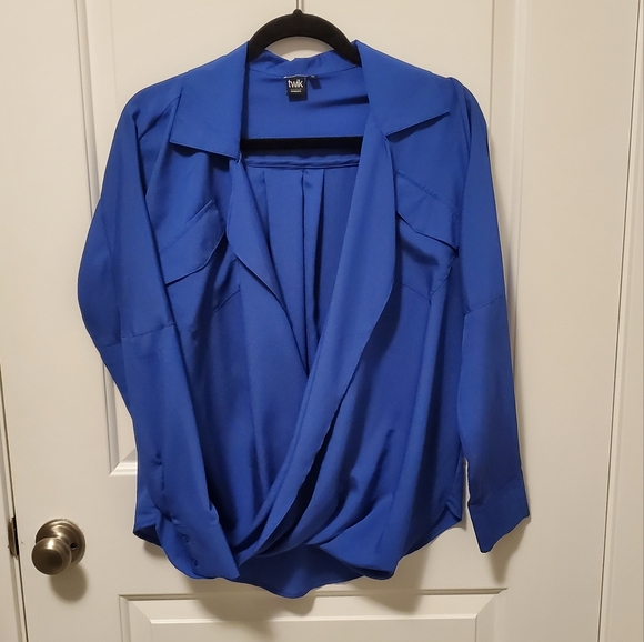 10/$30  ๐   like new beautiful oversized top  - Cobalt - Picture 7 of 10